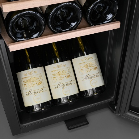 Винный шкаф Meyvel MV18-KBF1 компрессорный отдельностоящий